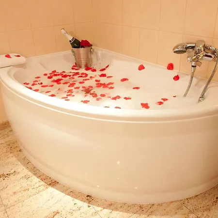Hotel Amadeus 4*