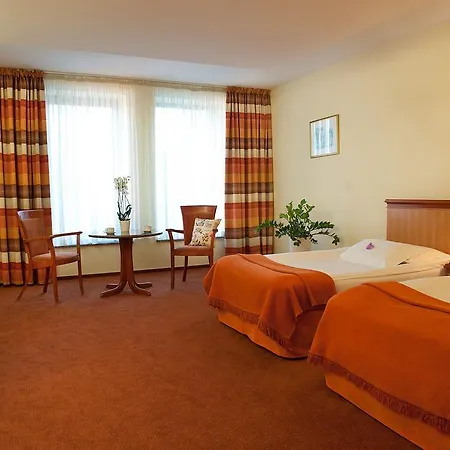 فندق Amadeus 4*